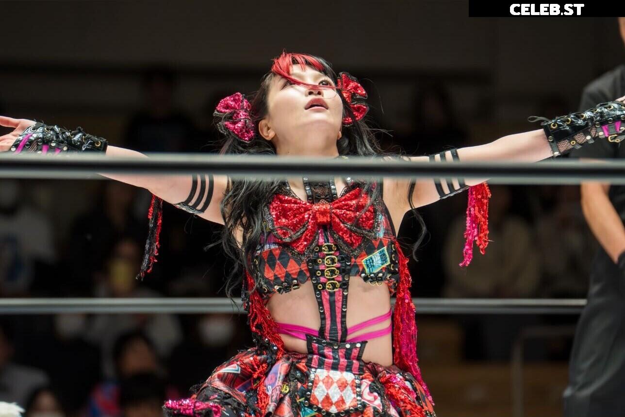 Maki Itoh Image 23694437
