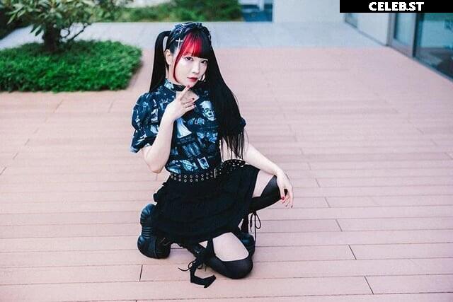 Maki Itoh Image 23694434