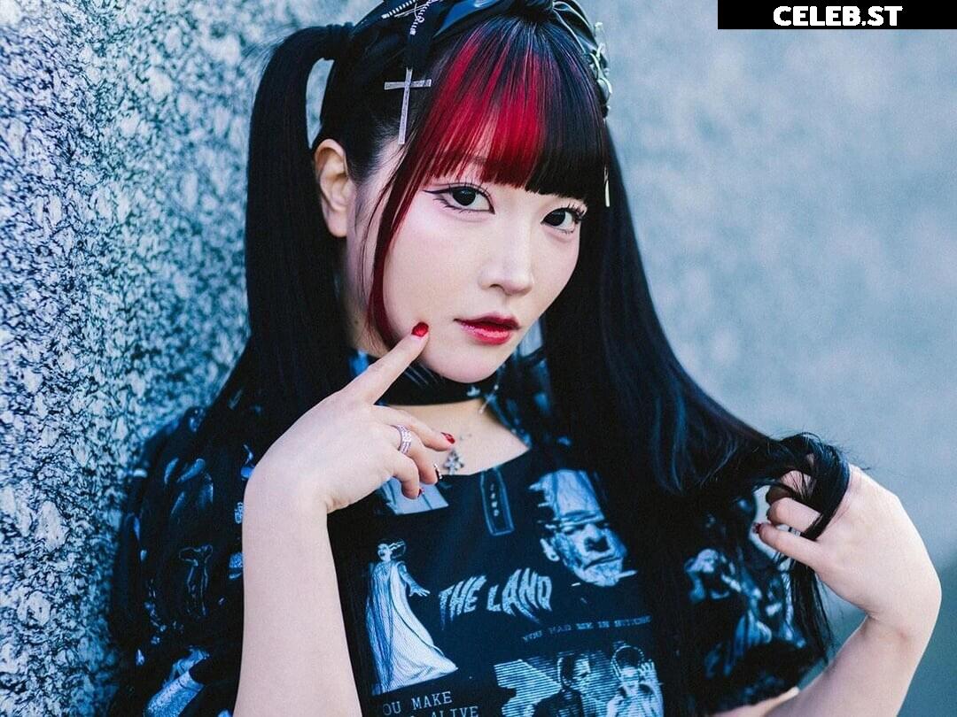Maki Itoh Image 23694449