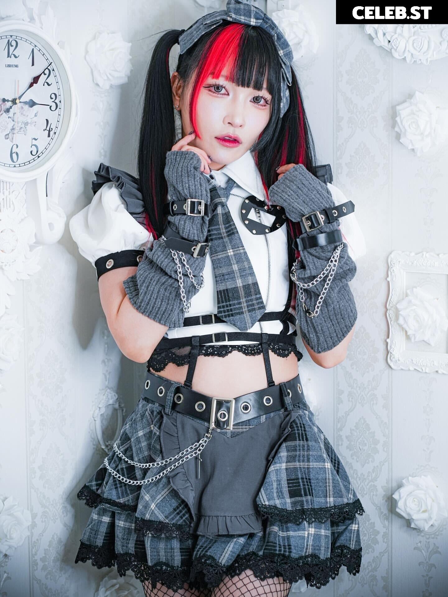Maki Itoh Image 23694295