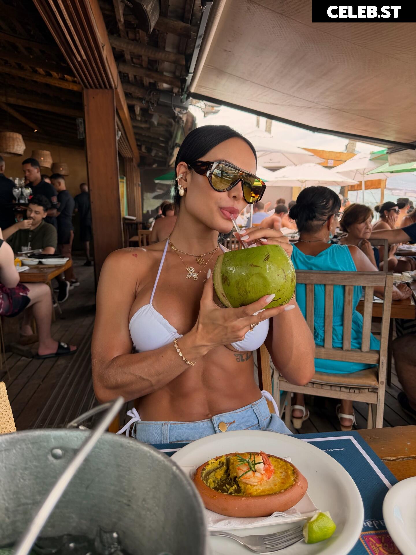 Aline Mineiro Image 23691914