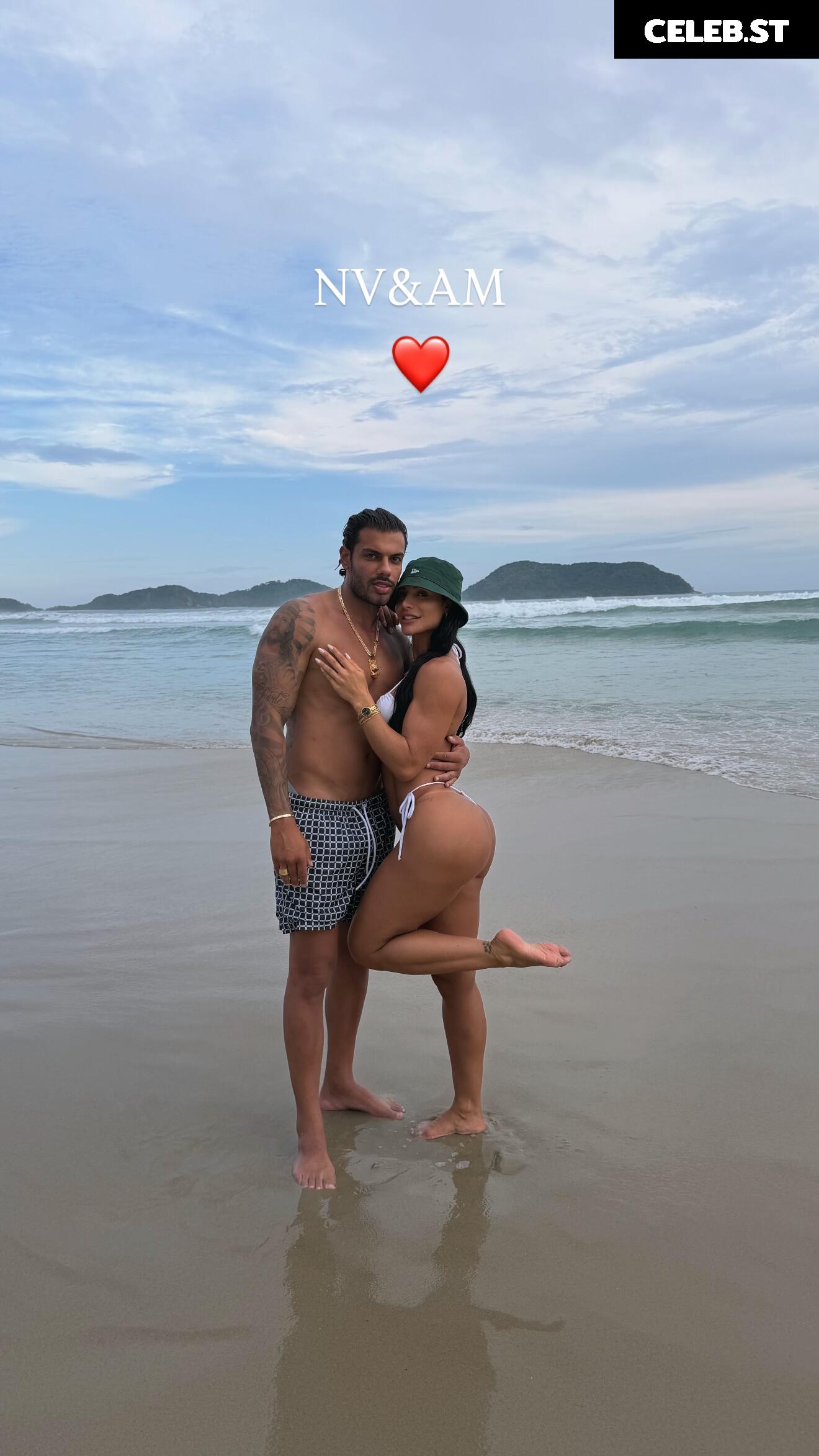Aline Mineiro Image 23691900