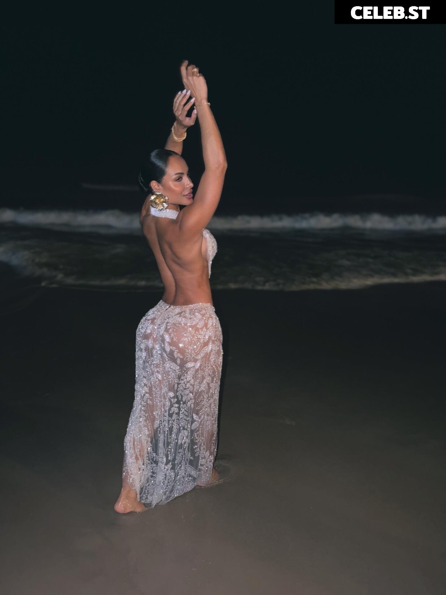 Aline Mineiro Image 23691899