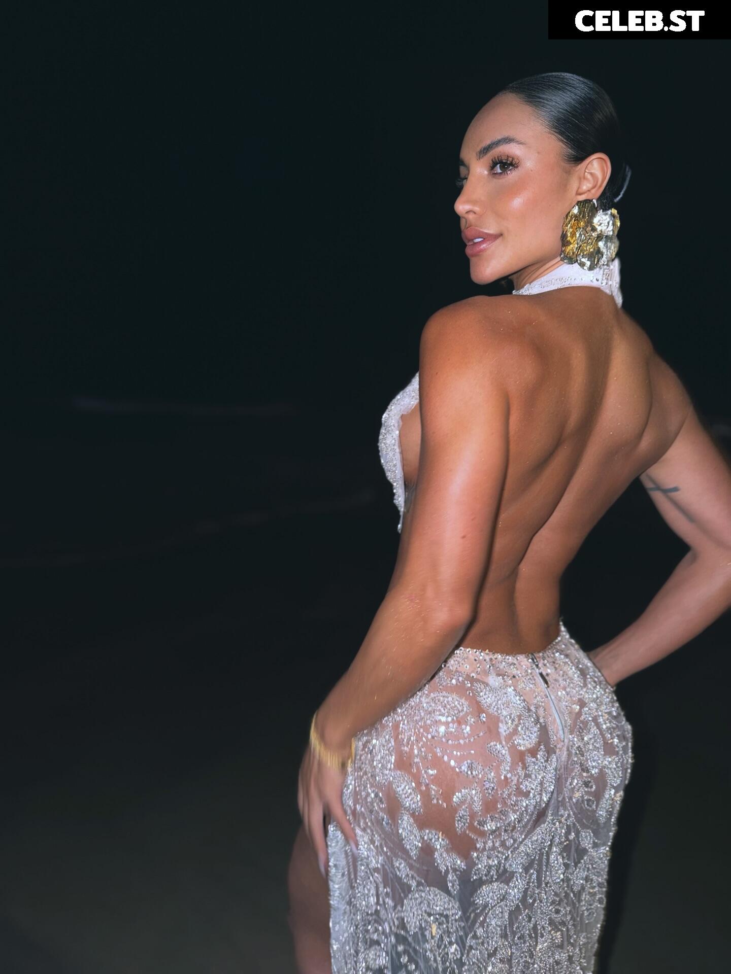 Aline Mineiro Image 23691886