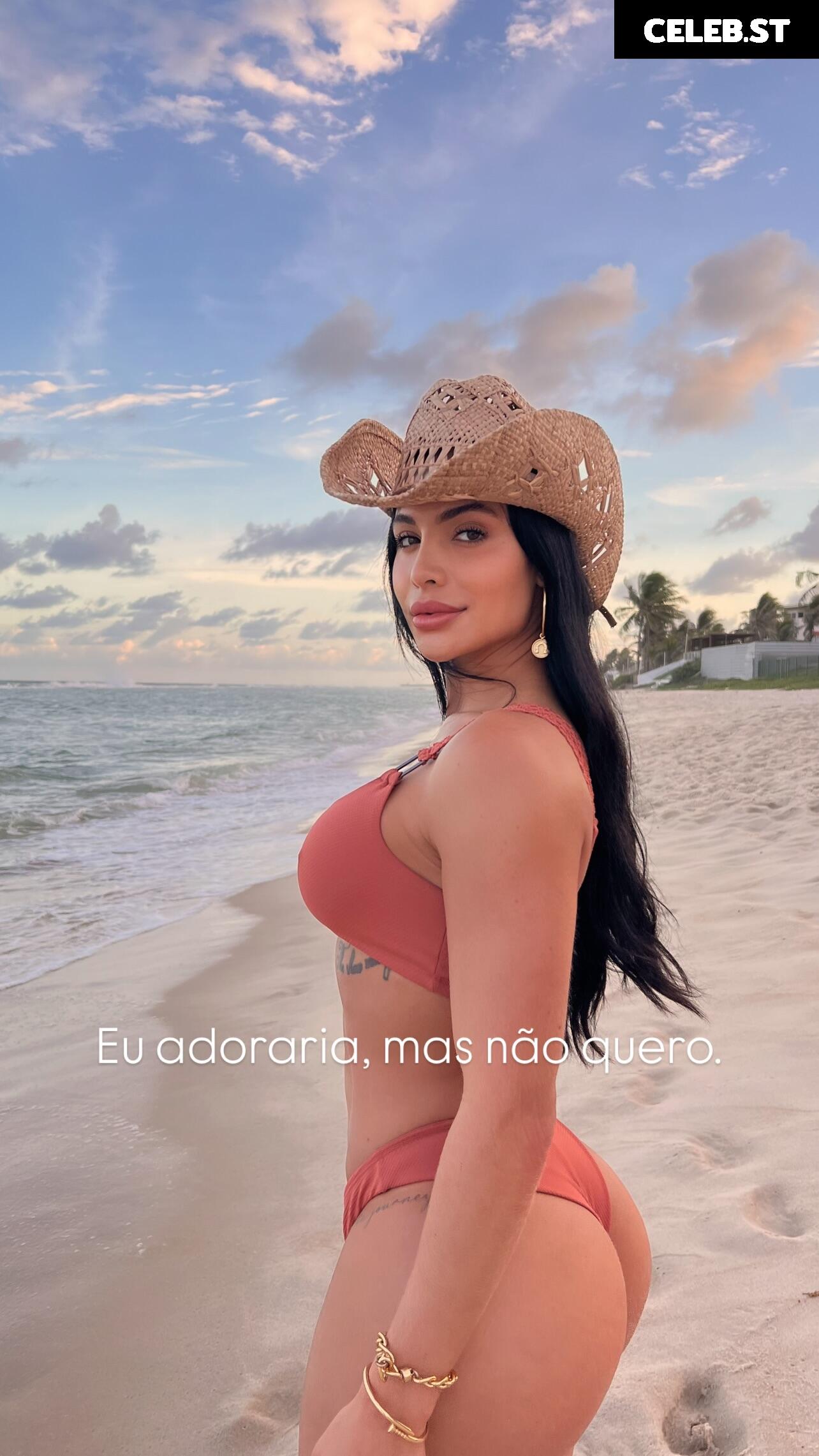 Aline Mineiro Image 23691825