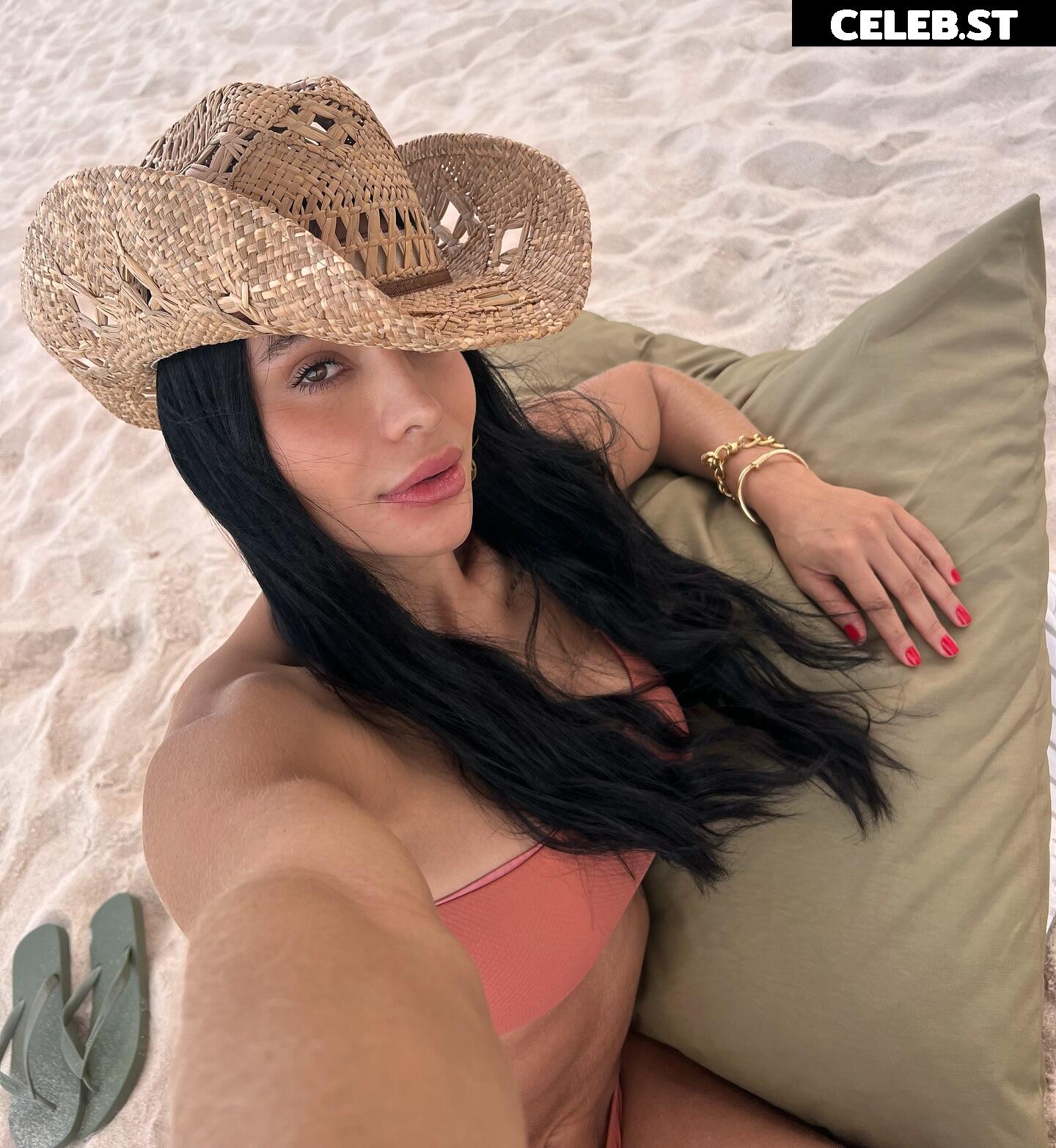 Aline Mineiro Image 23691811