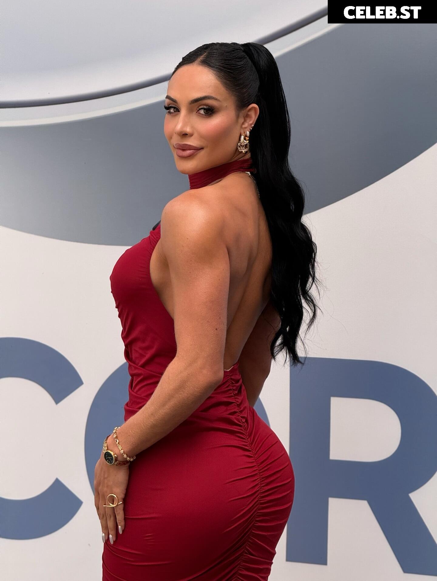 Aline Mineiro Image 23691862