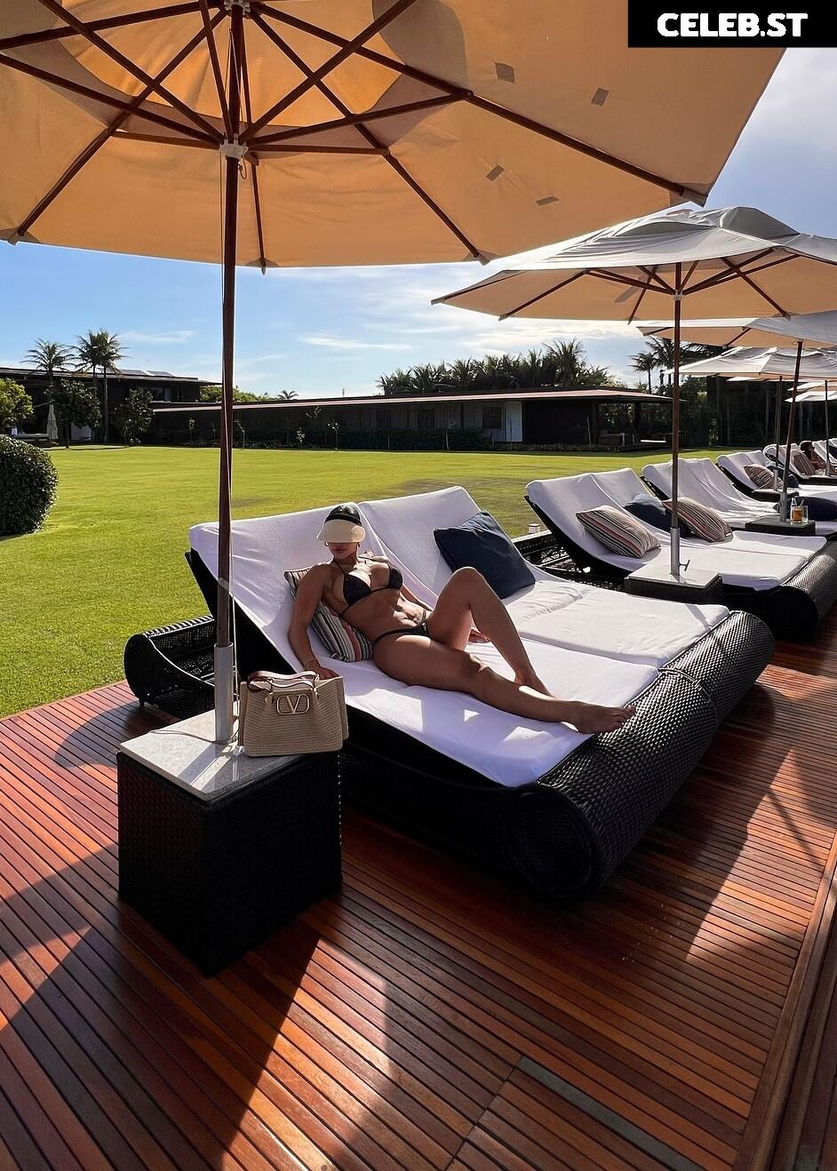 Aline Mineiro Image 23691729