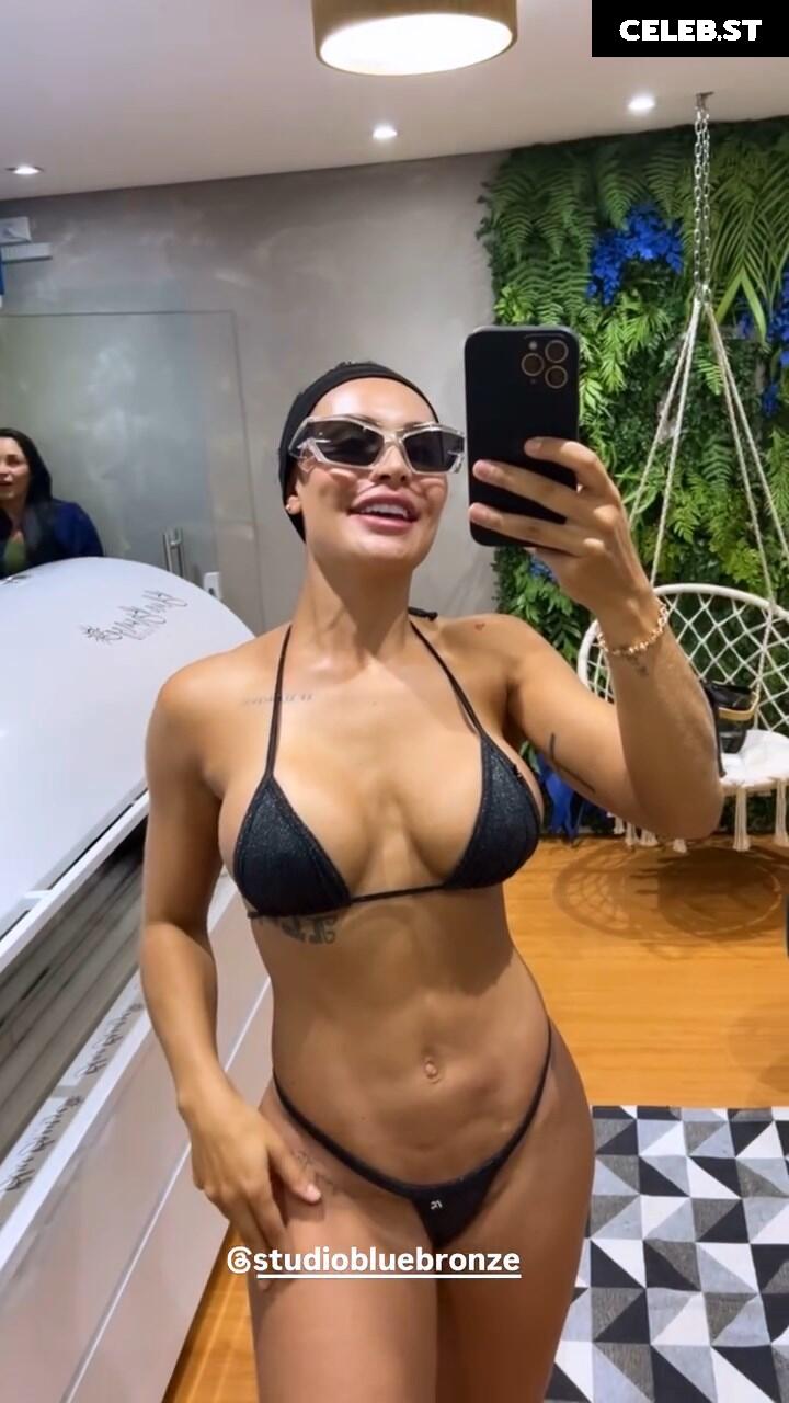 Aline Mineiro Image 23691765