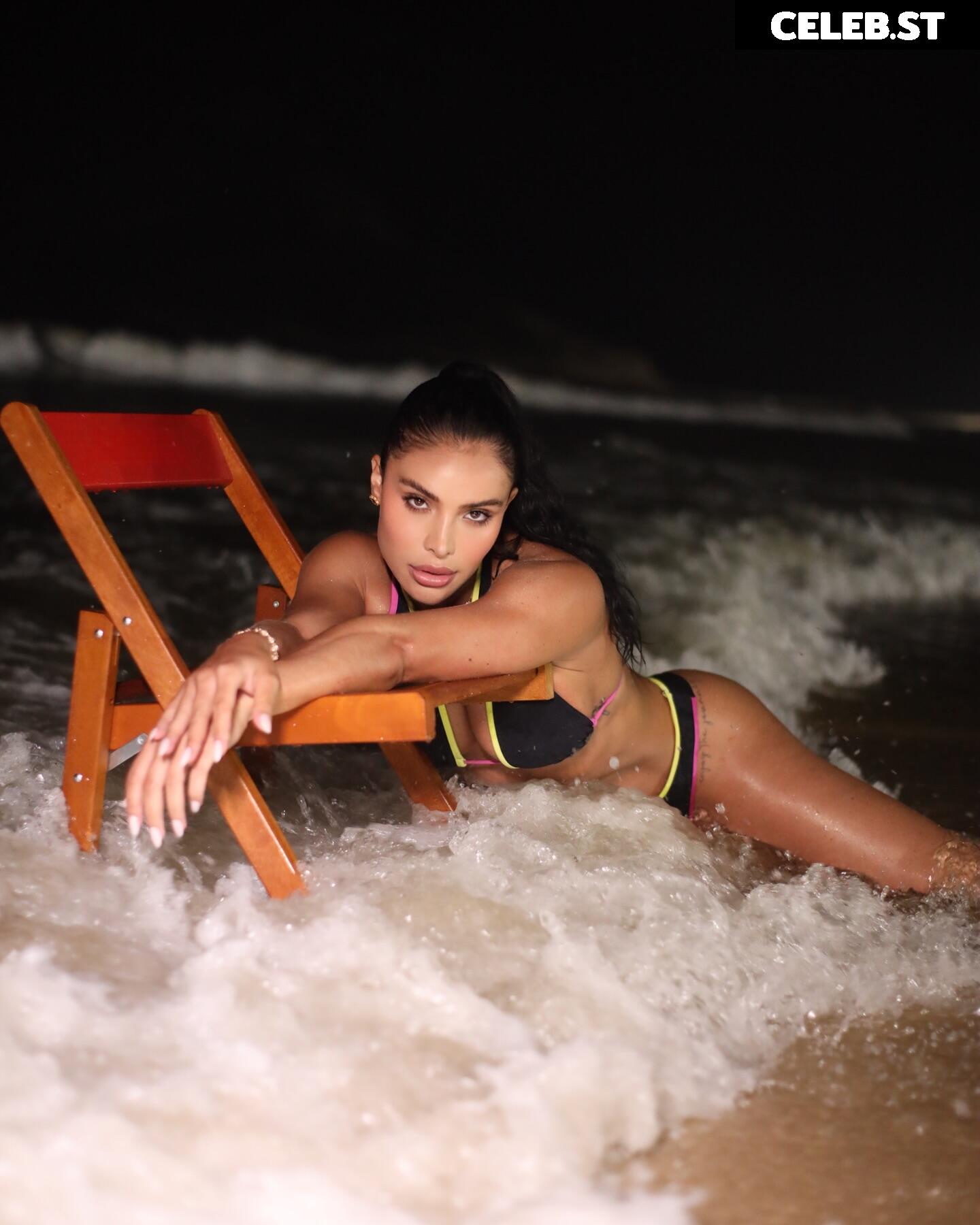 Aline Mineiro Image 23691754