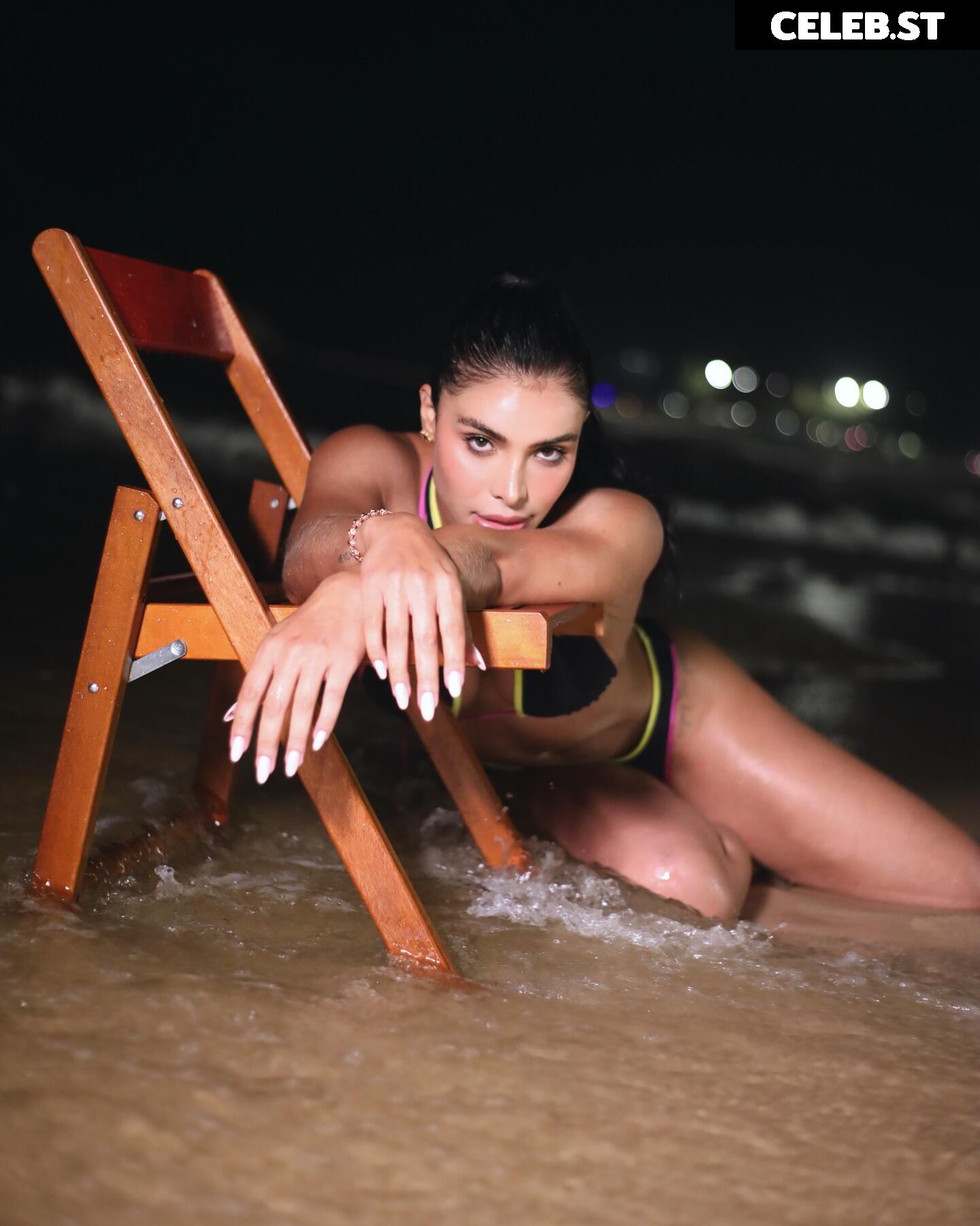 Aline Mineiro Image 23691748