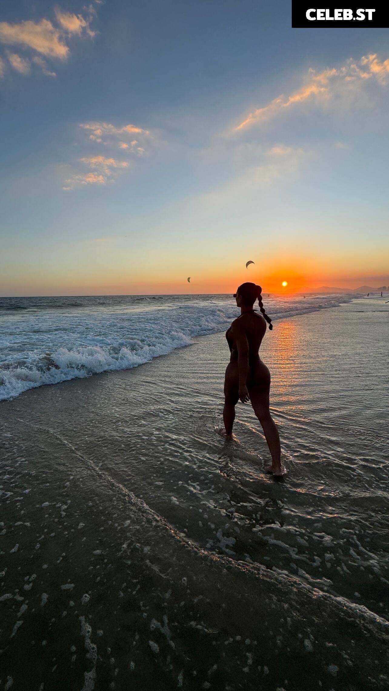 Aline Mineiro Image 23691771