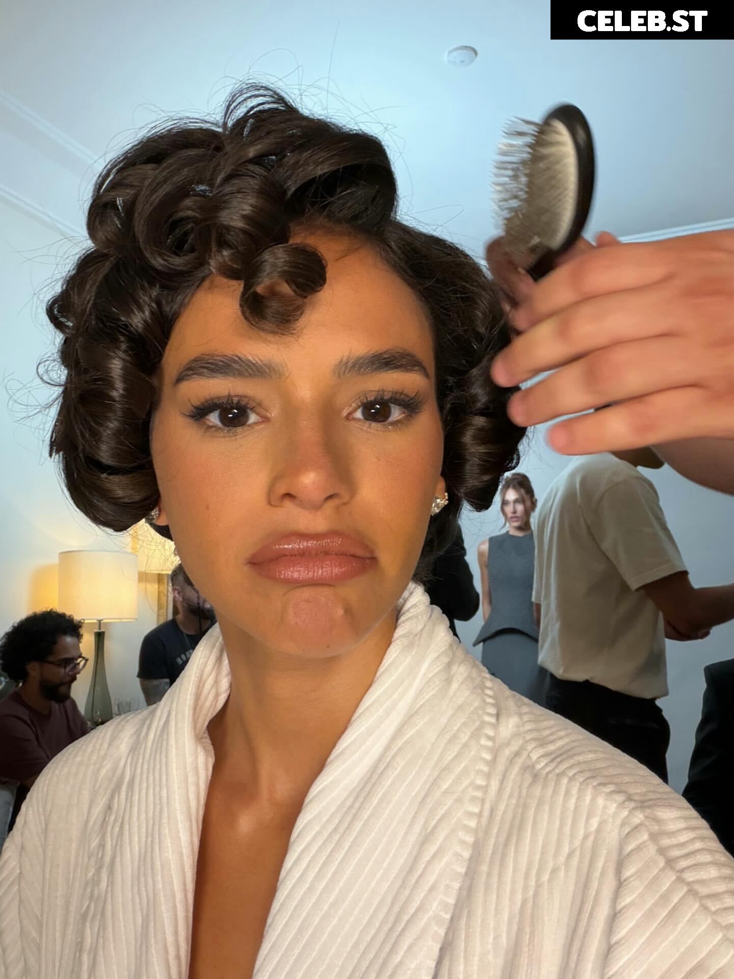 Bruna Marquezine Image 23691083