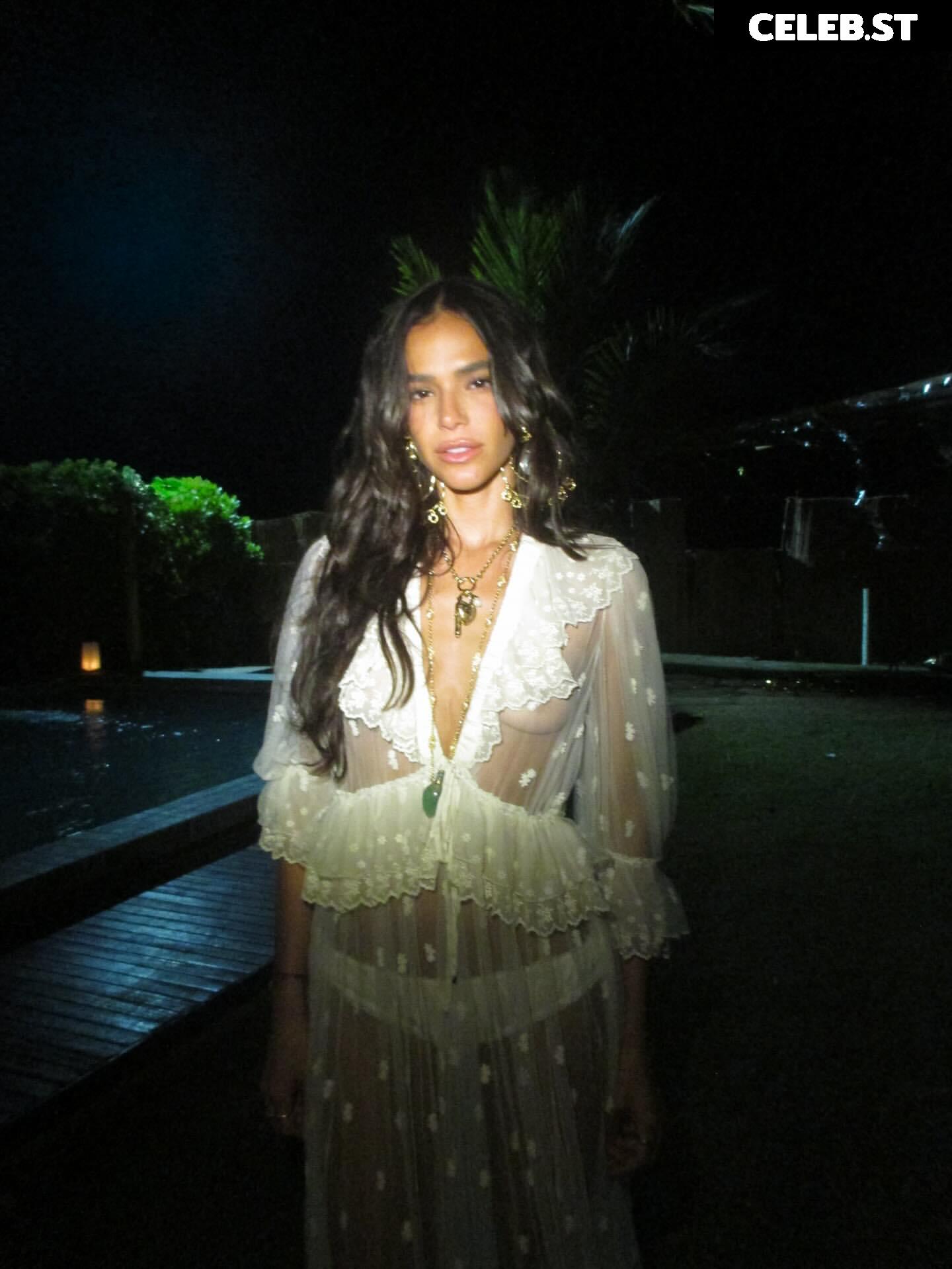 Bruna Marquezine Image 23691005