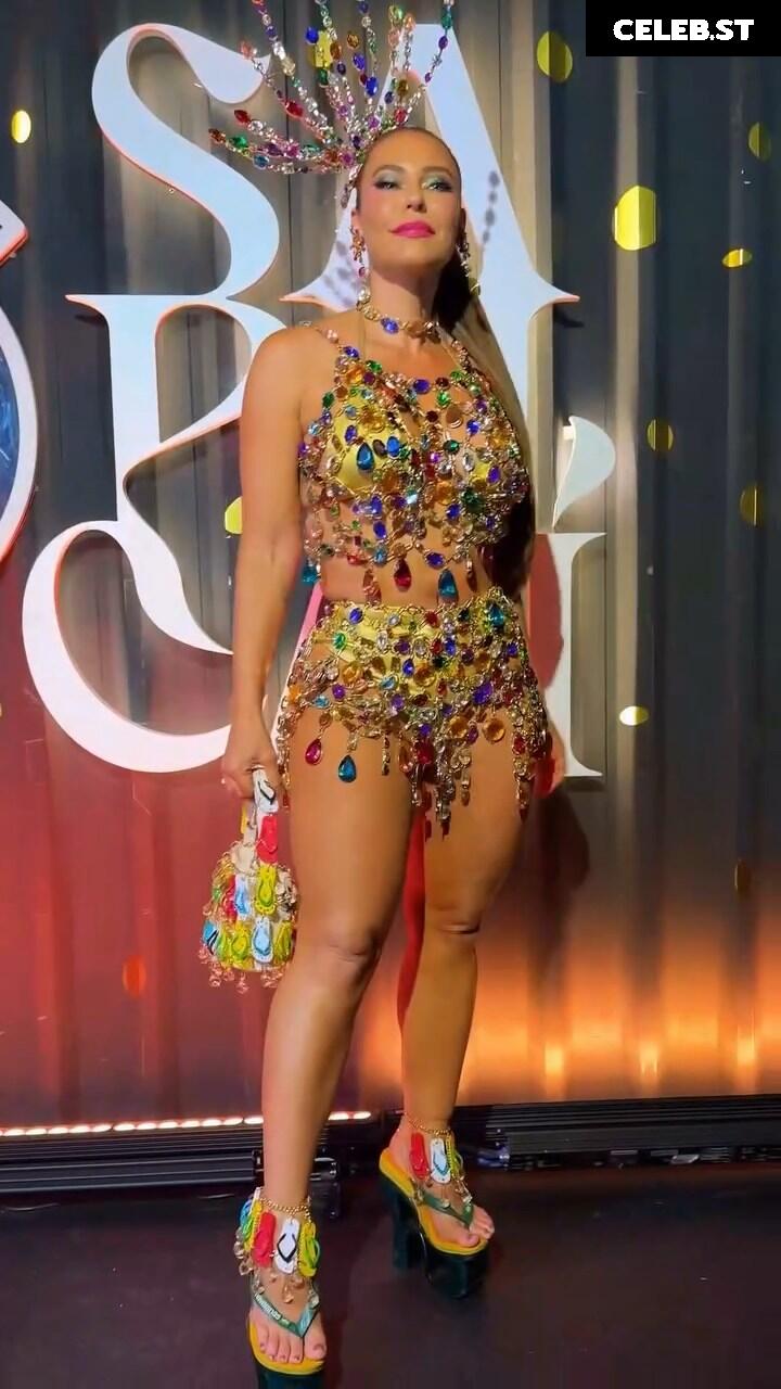 Paolla Oliveira Image 23691399