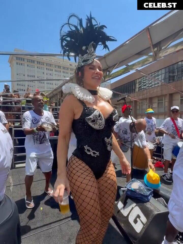 Paolla Oliveira Image 23691384