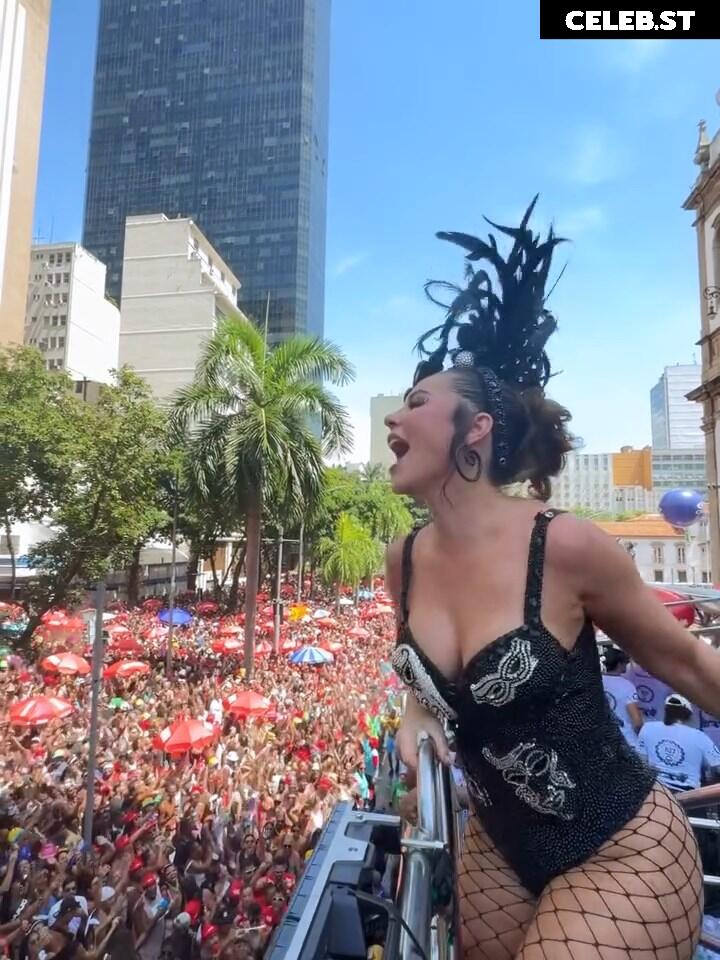 Paolla Oliveira Image 23691388