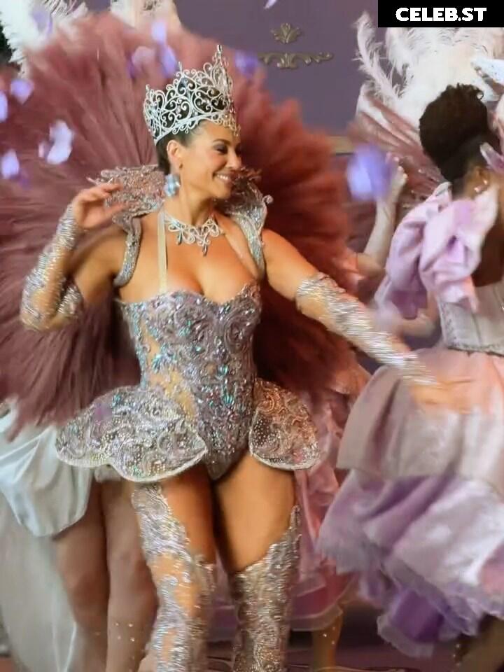 Paolla Oliveira Image 23691329