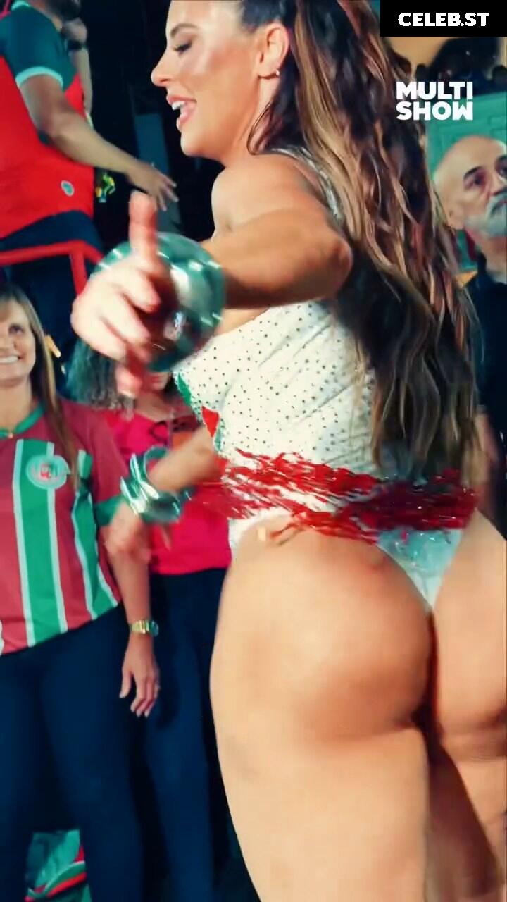 Paolla Oliveira Image 23691317