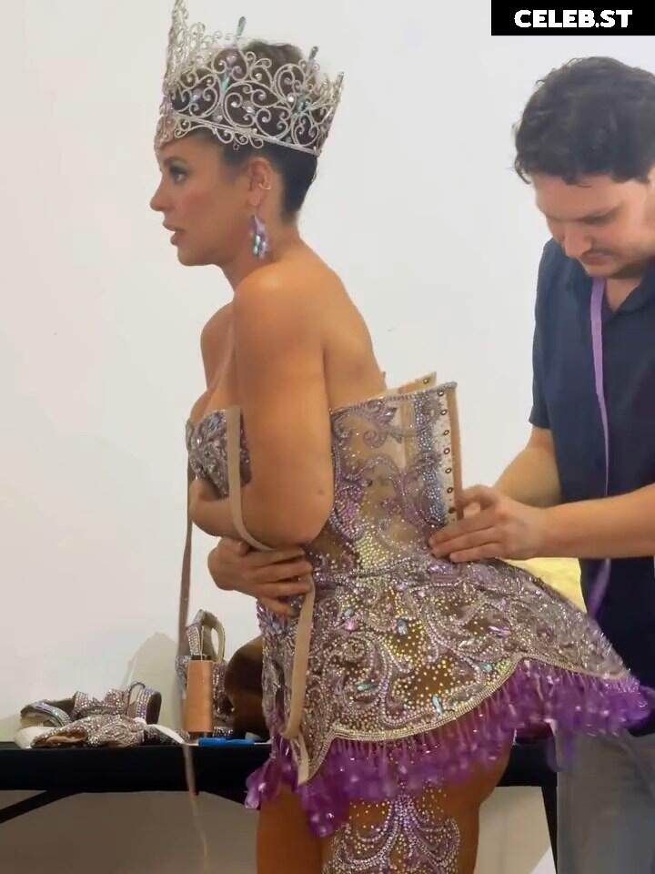 Paolla Oliveira Image 23691331