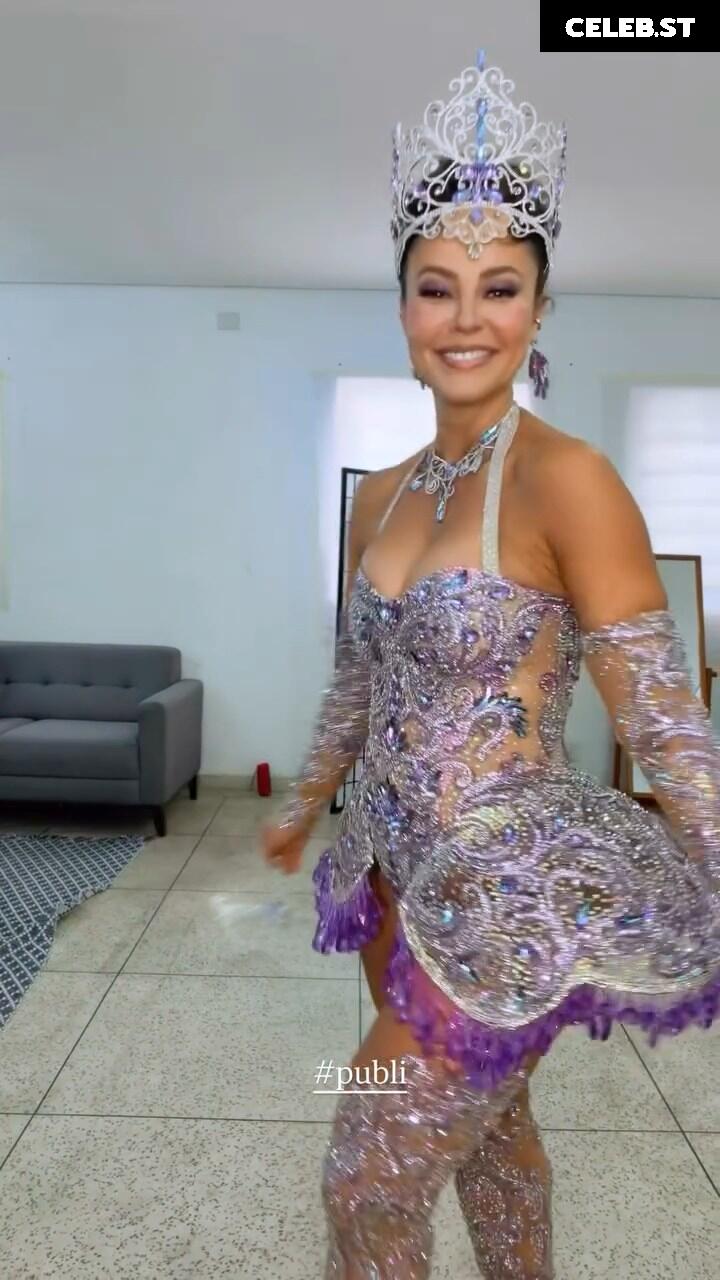 Paolla Oliveira Image 23691338