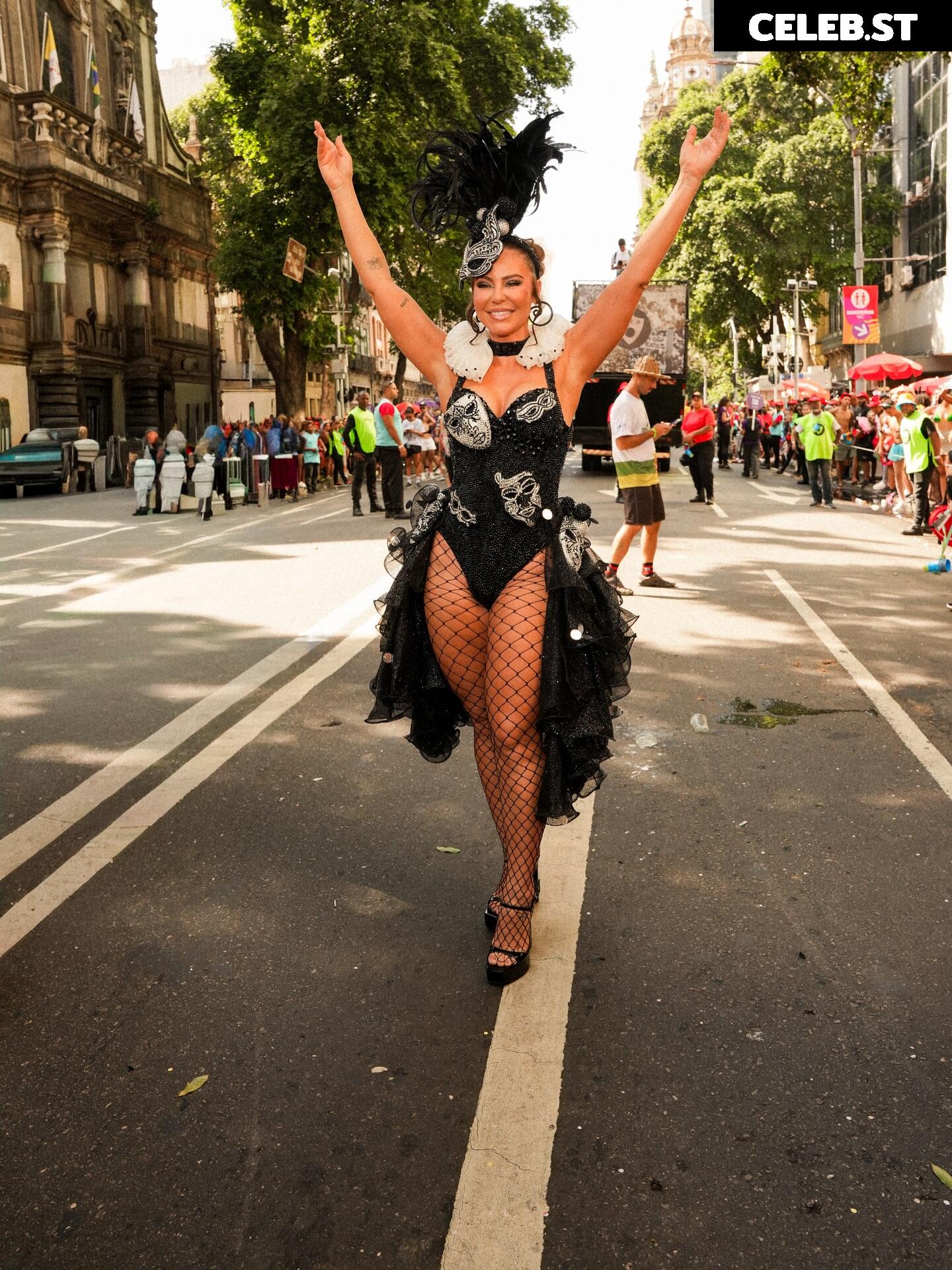 Paolla Oliveira Image 23691368