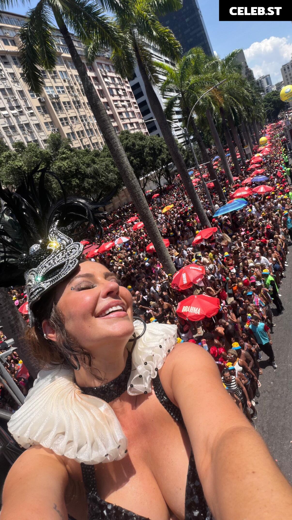Paolla Oliveira Image 23691355