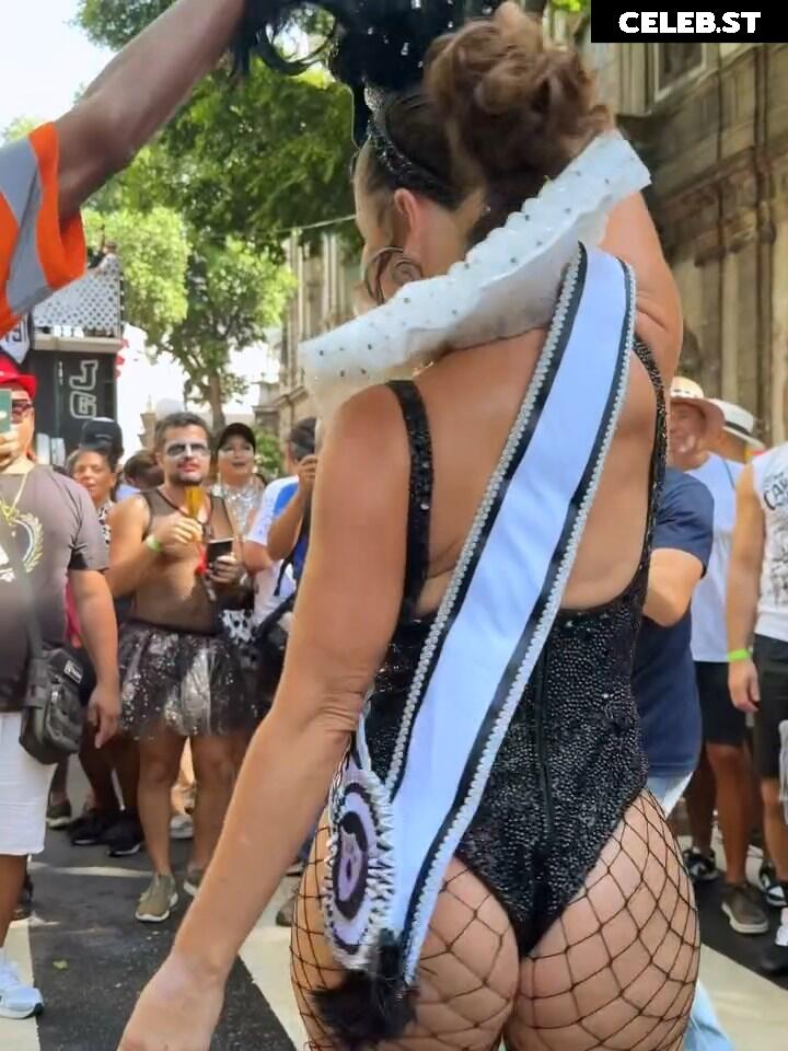 Paolla Oliveira Image 23691372