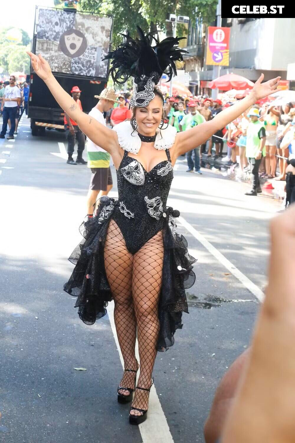 Paolla Oliveira Image 23691375