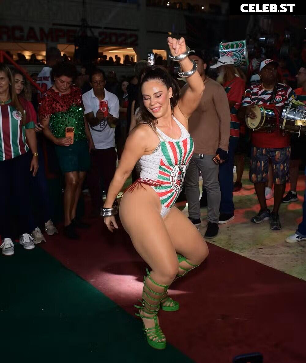 Paolla Oliveira Image 23691287