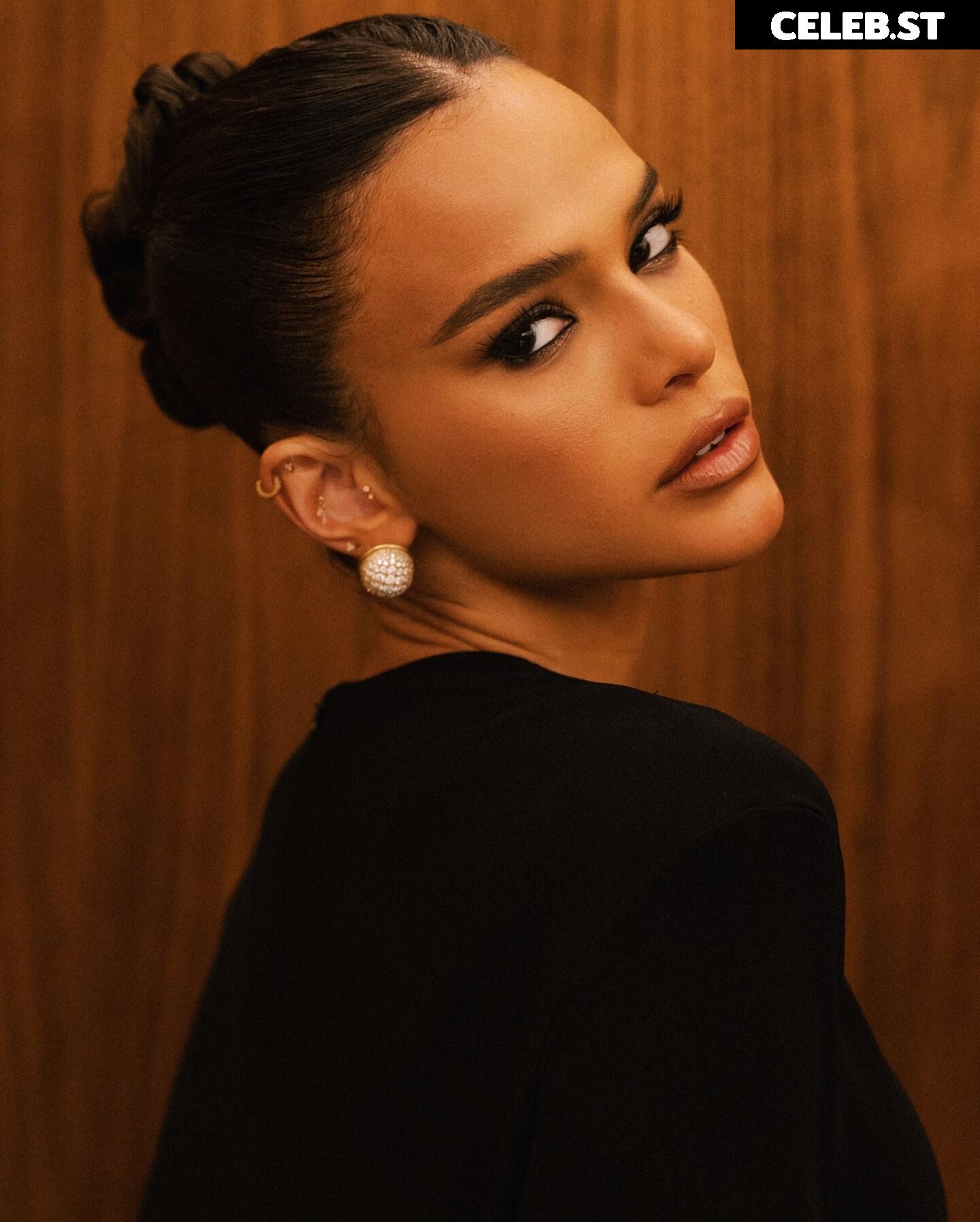 Bruna Marquezine Image 23690911