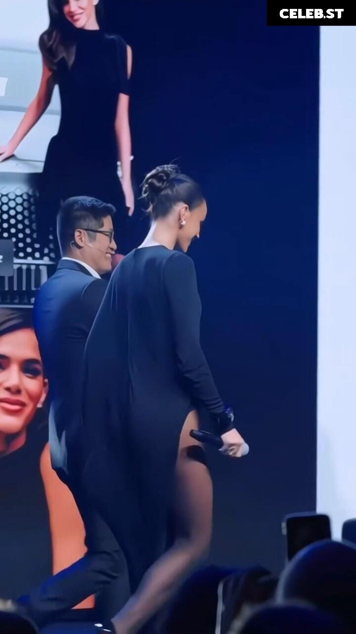 Bruna Marquezine Image 23690954