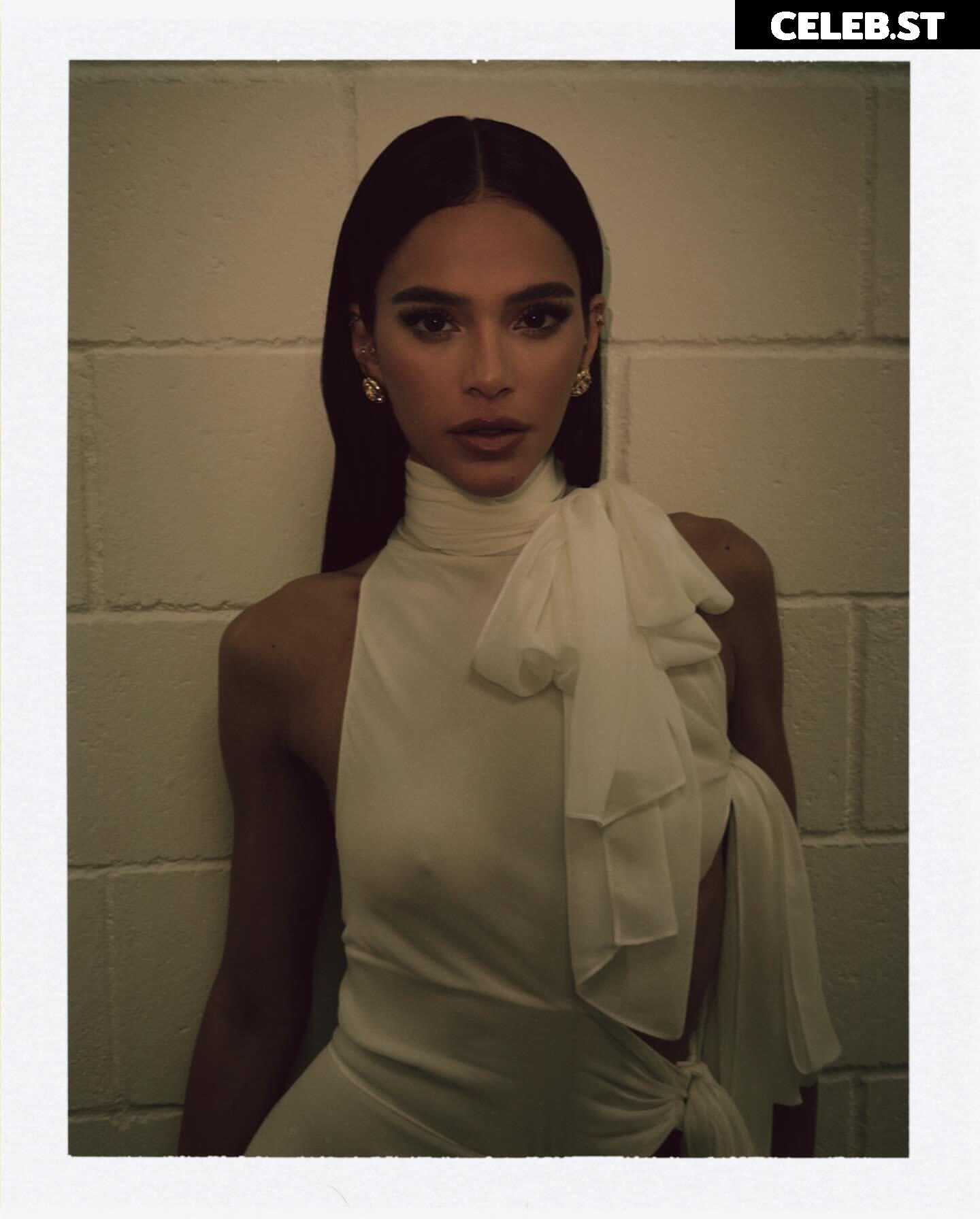 Bruna Marquezine Image 23690941