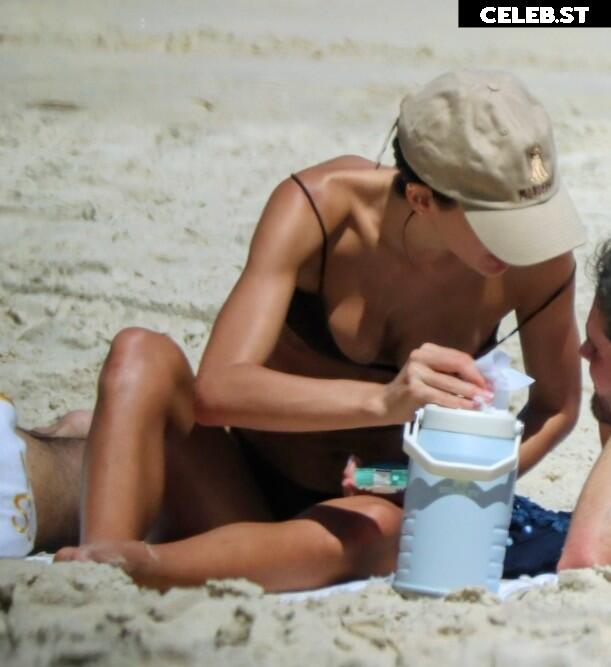 Bruna Marquezine Image 23690891
