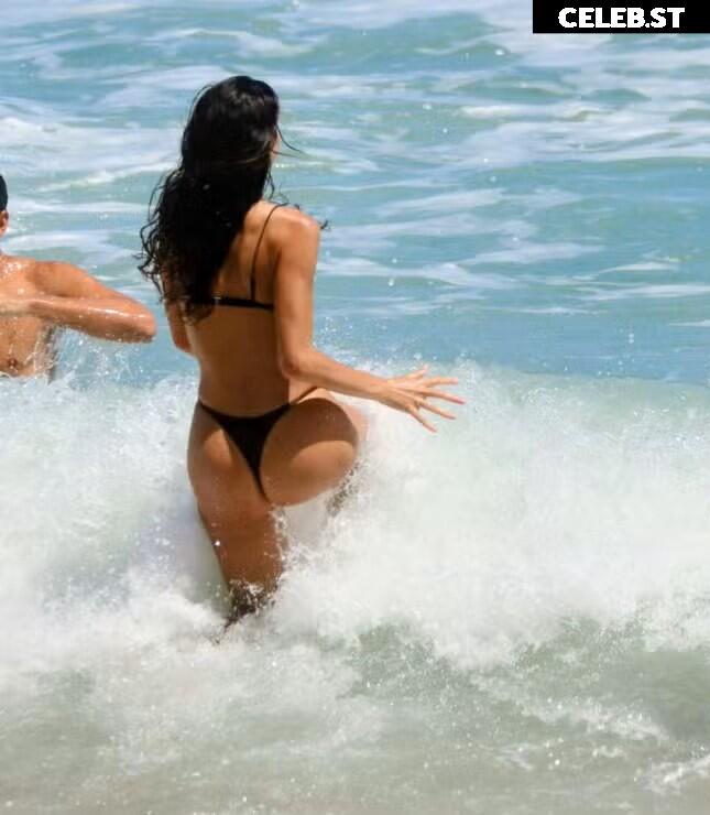 Bruna Marquezine Image 23690890