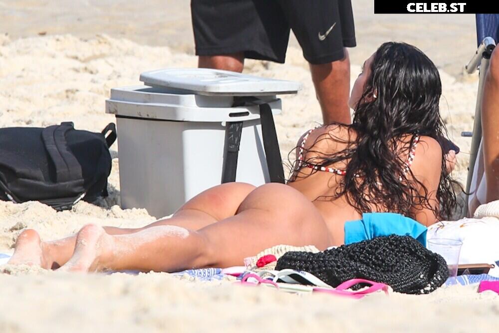 Bruna Marquezine Image 23690874