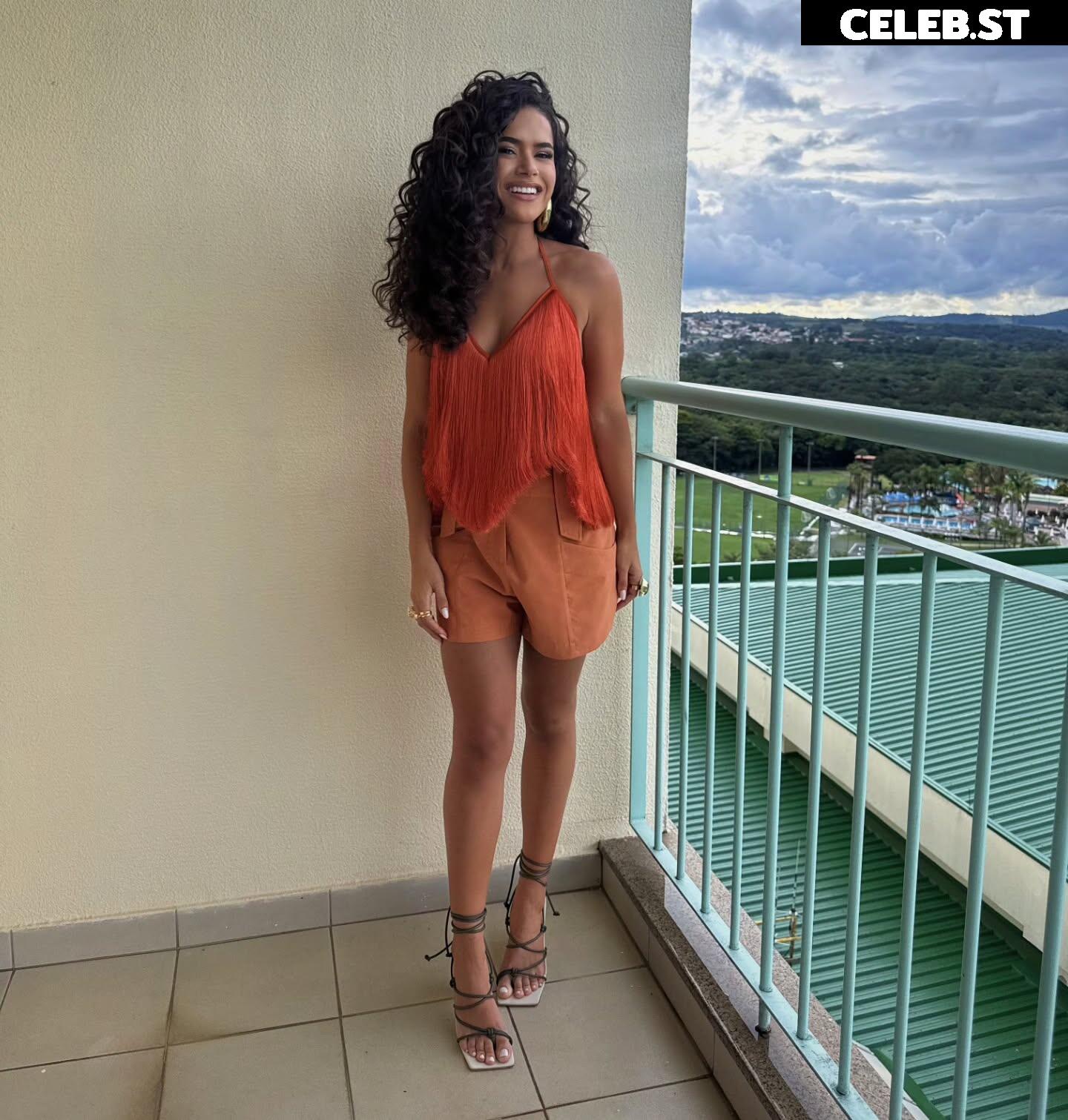 Maísa Silva Image 23693016