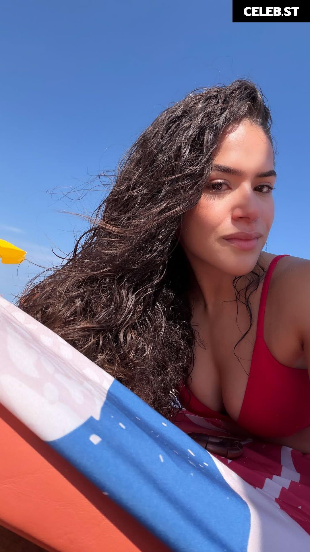 Maísa Silva Image 23693075