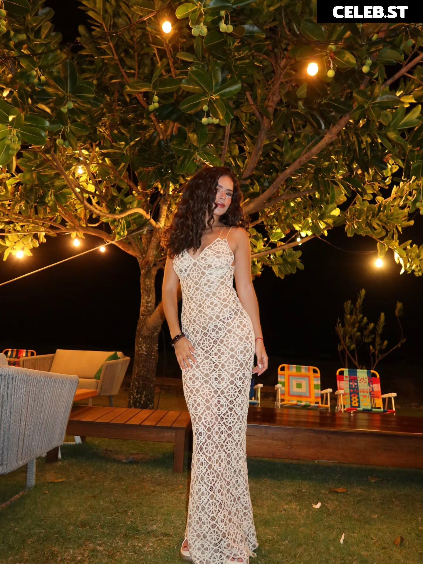 Maísa Silva Image 23692954