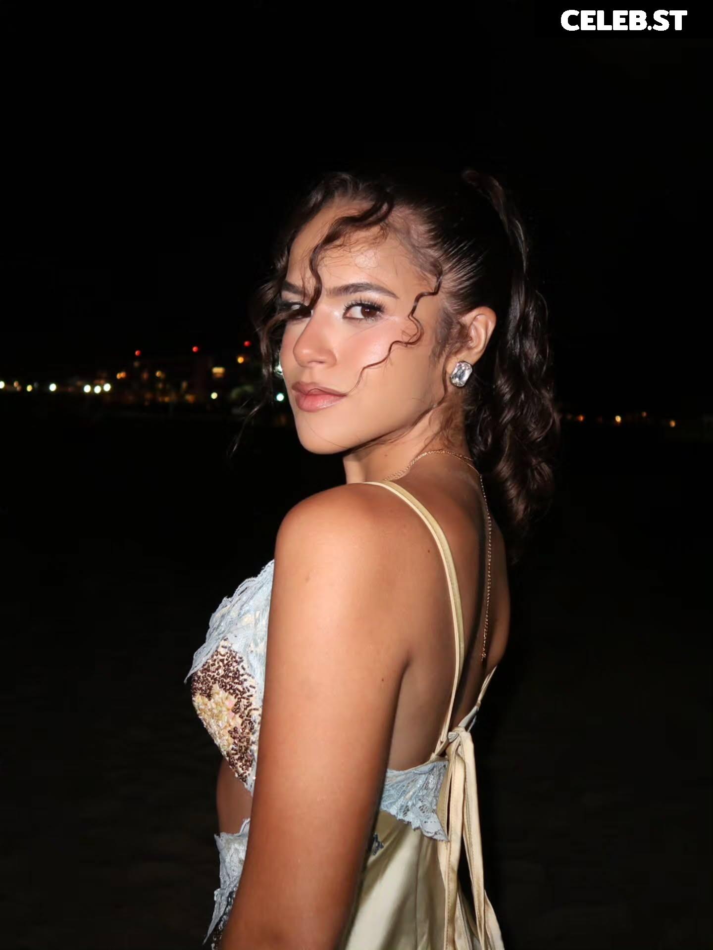 Maísa Silva Image 23692941