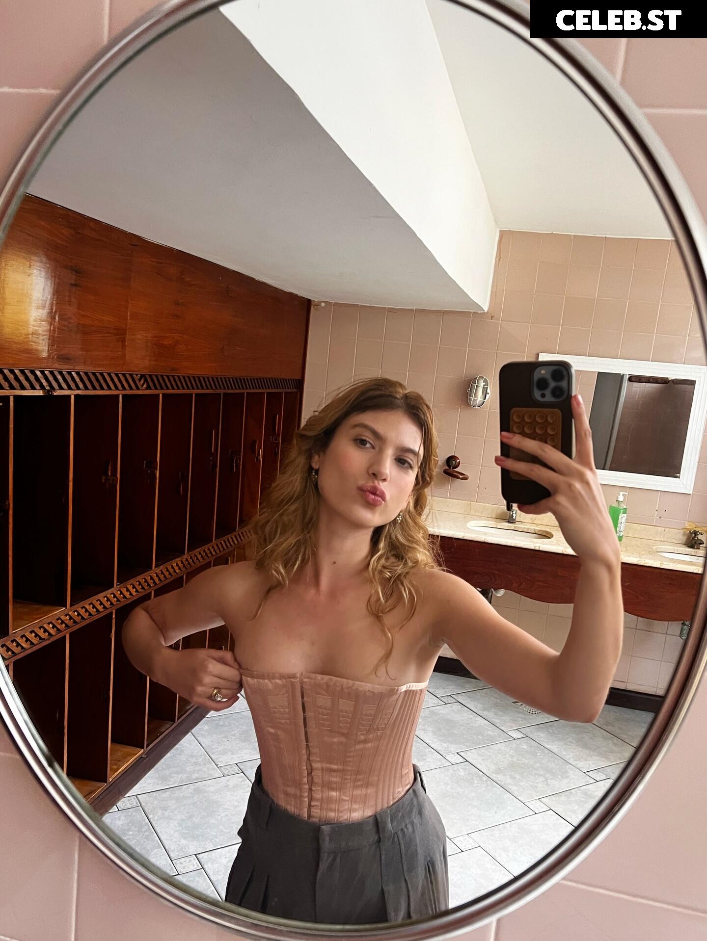 Giovanna Grigio Image 23692526