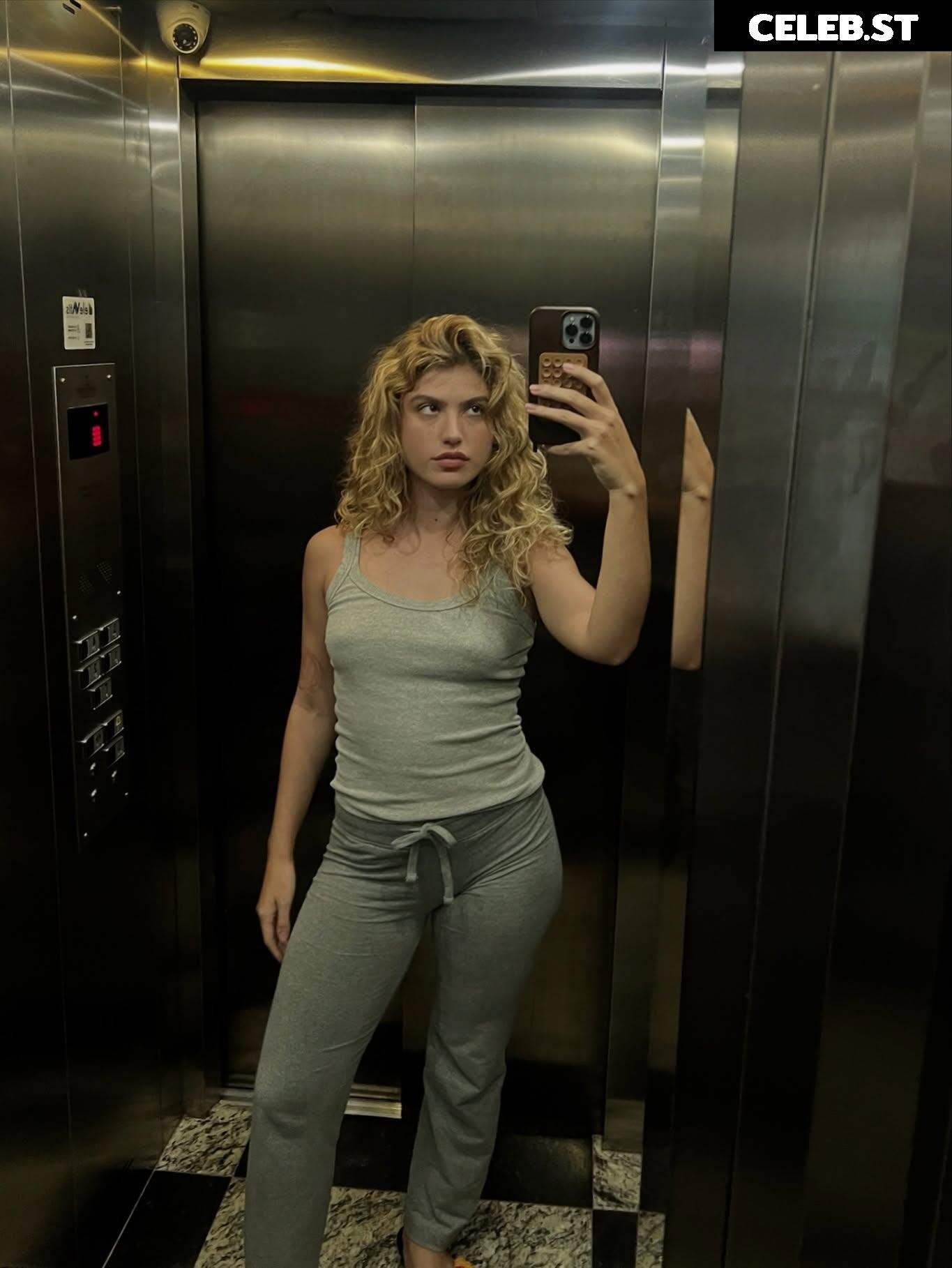 Giovanna Grigio Image 23692519