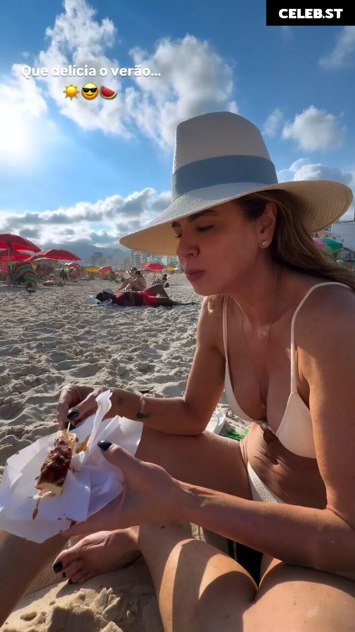 Luciana Gimenez Image 23692740