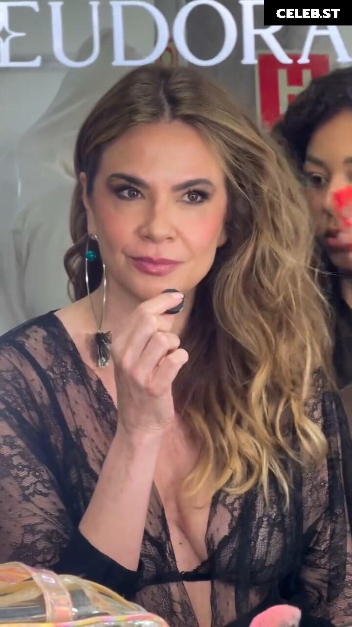 Luciana Gimenez Image 23692615