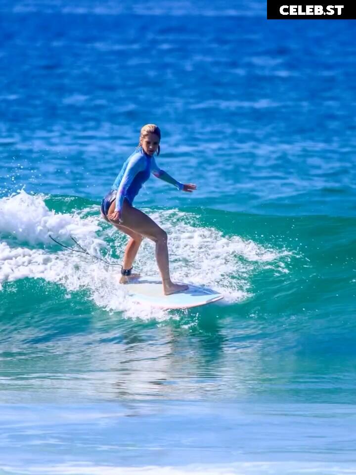 Isabella Santoni Image 23692300