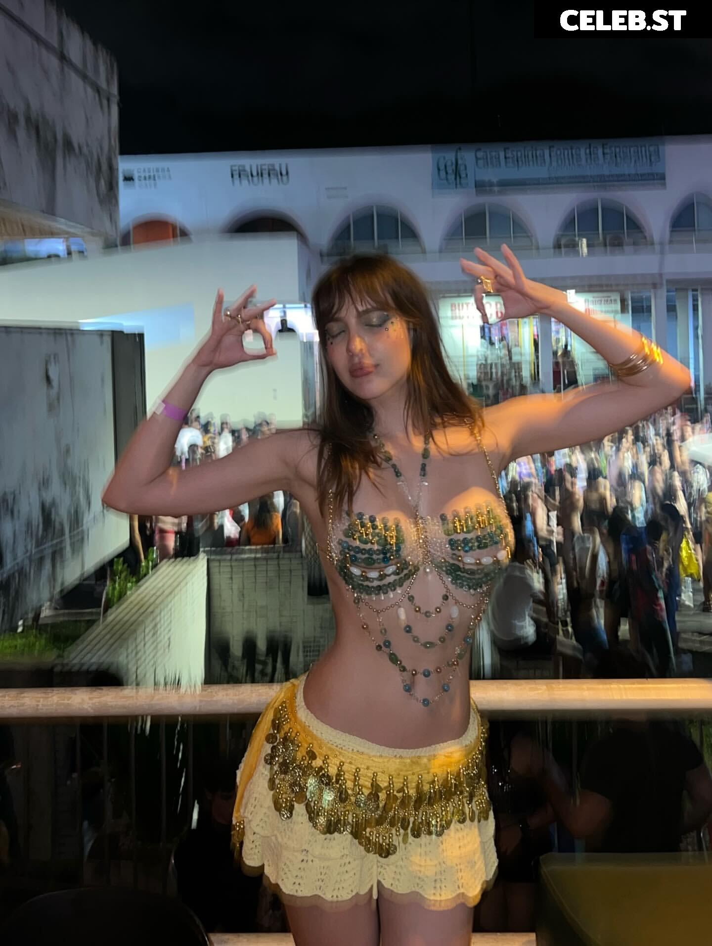 Jhulia Pimentel Image 23692363