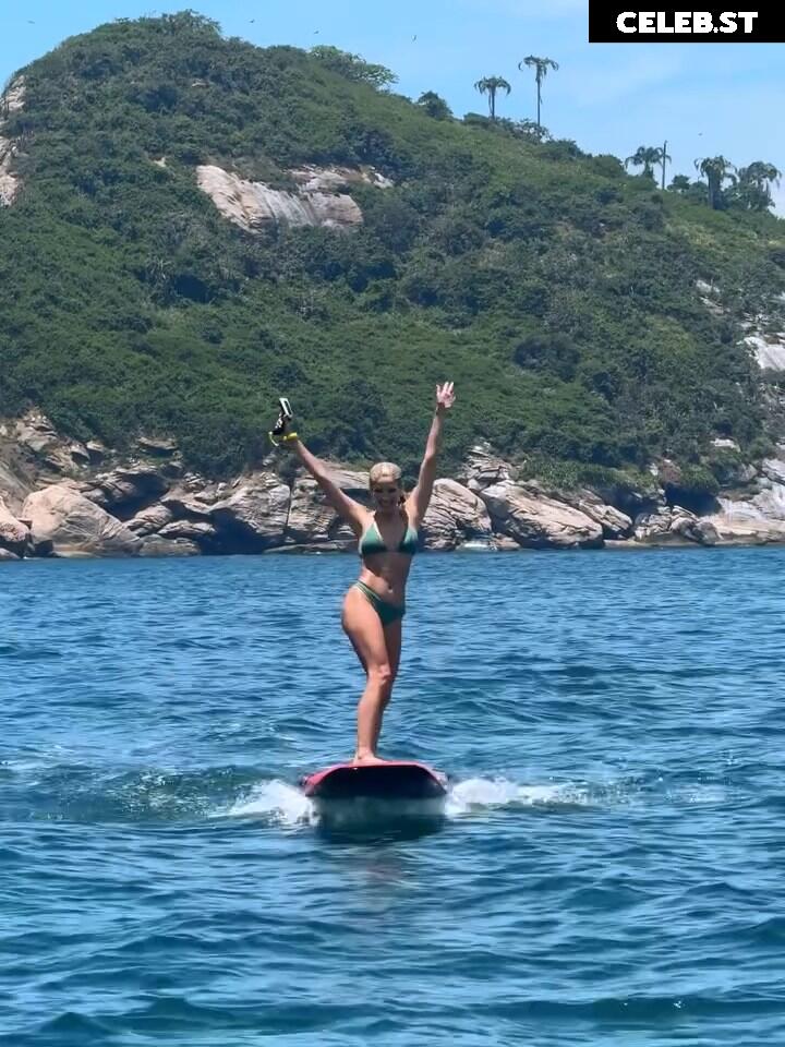 Isabella Santoni Image 23692284