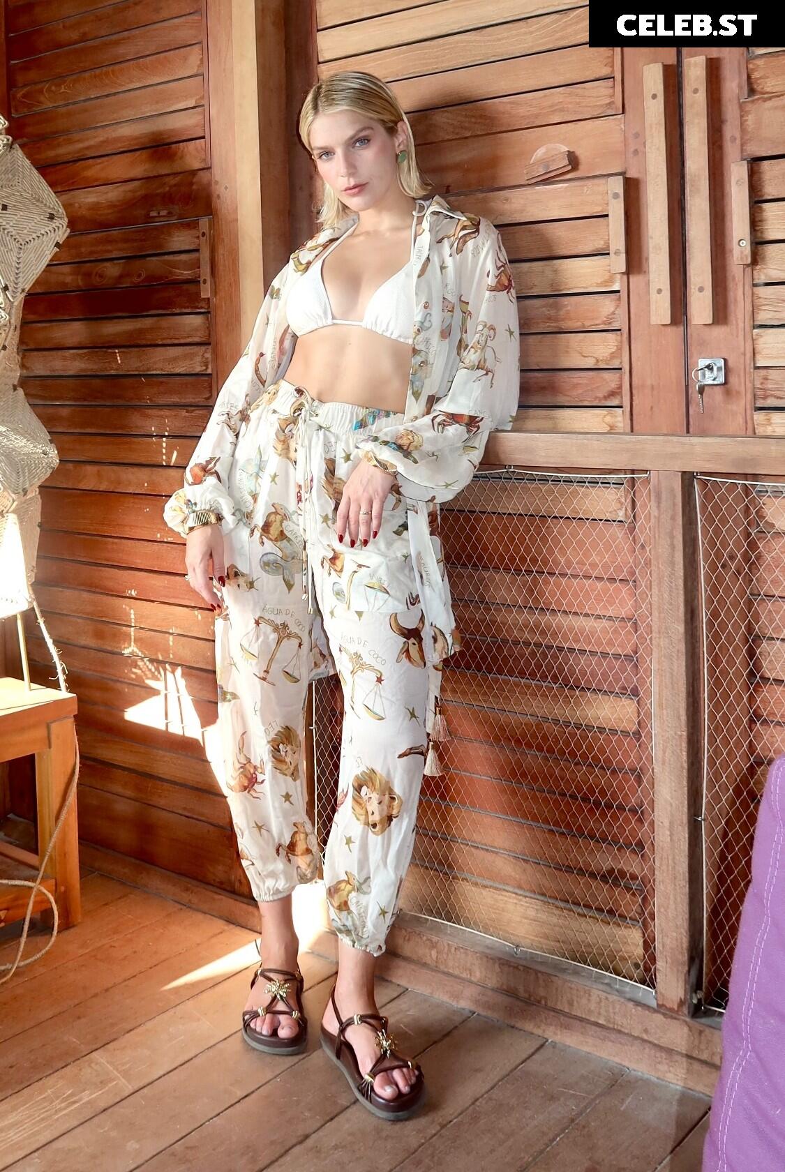 Isabella Santoni Image 23692270
