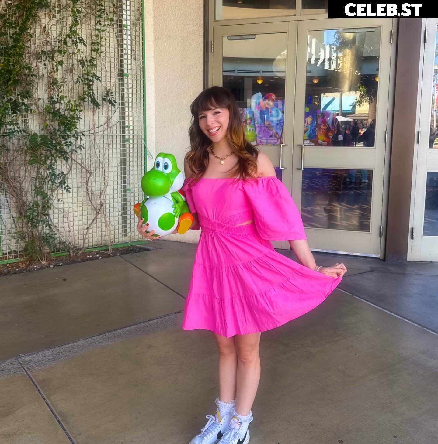 Chelsea Cook / WhoisChelsea Image 23684627