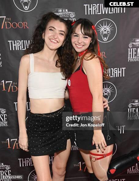 Chelsea Cook / WhoisChelsea Image 23684619